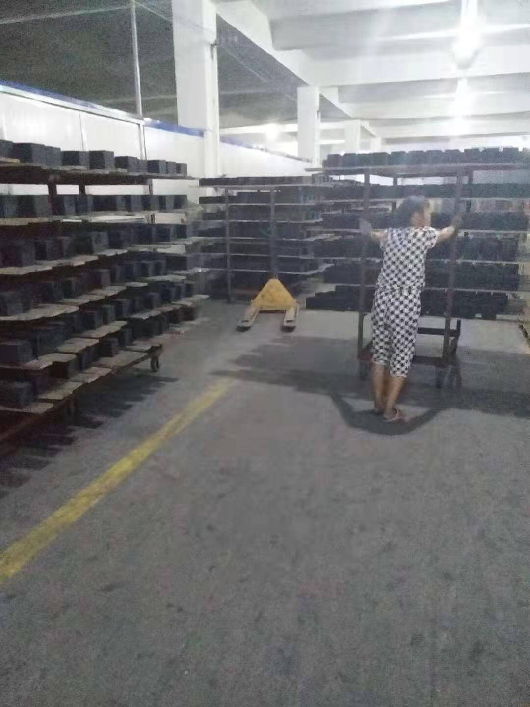 <a href=http://wd888.cn/fwzhxt/ target=_blank class=infotextkey>蜂窩活性炭</a>3000m3大型倉庫