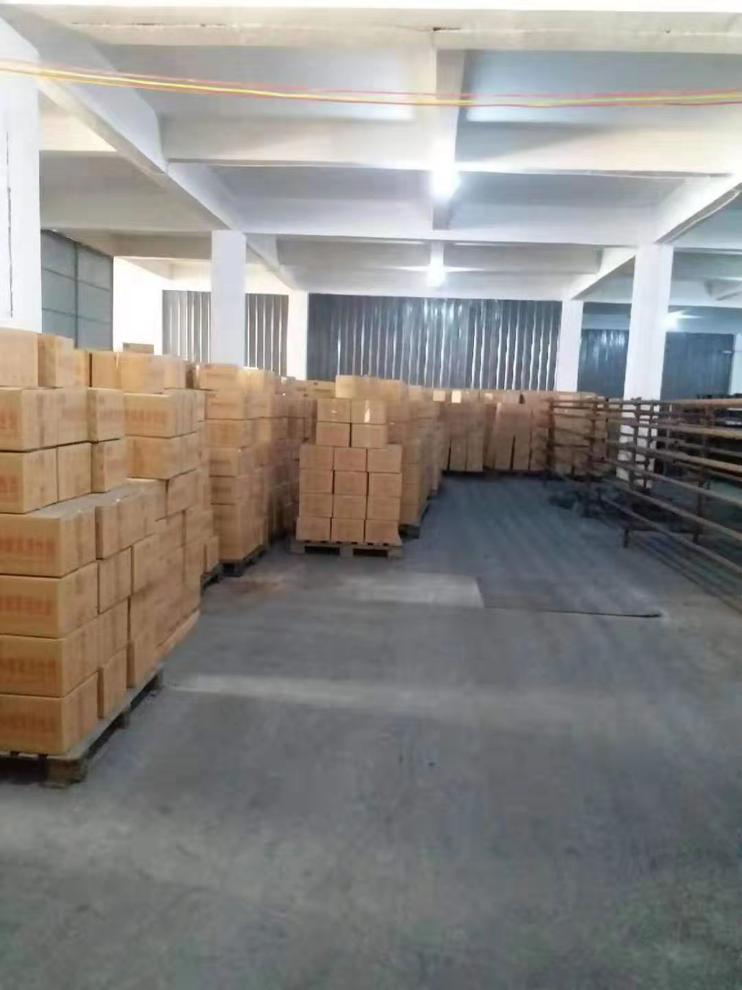 存放<a href=http://wd888.cn/fwzhxt/ target=_blank class=infotextkey>蜂窩活性炭</a>倉庫