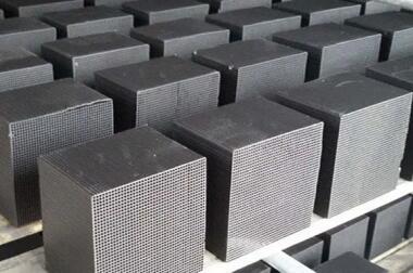 承德<a href=http://wd888.cn/fwzhxt/ target=_blank class=infotextkey>蜂窩活性炭</a>什么價(jià)格（多少錢一方）